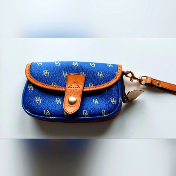 Dooney & Bourke Handbags - Euc Dooney & bourke wristlet blue pouch bag